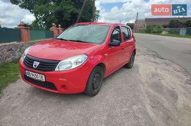 Хэтчбек Dacia Sandero 2009 в Калиновке