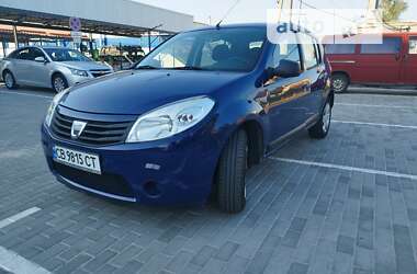 Хэтчбек Dacia Sandero 2009 в Киеве