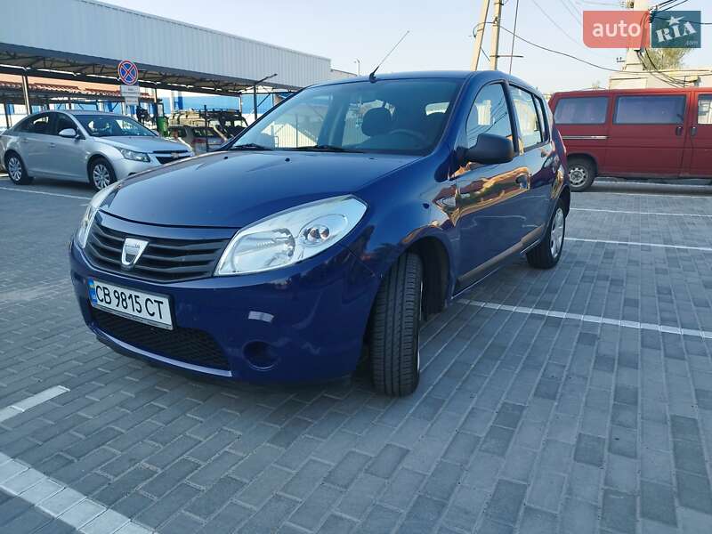 Хетчбек Dacia Sandero 2009 в Києві