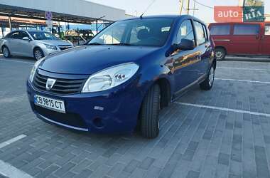 Хетчбек Dacia Sandero 2009 в Києві