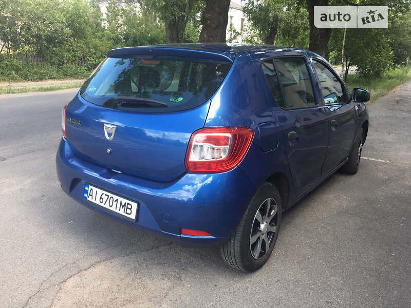 Хэтчбек Dacia Sandero 2013 в Киеве