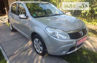 Хетчбек Dacia Sandero 2008 в Хоролі