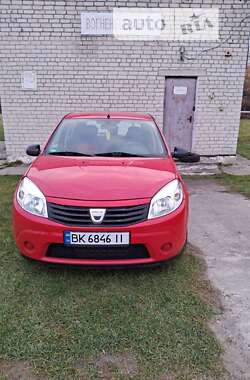 Хэтчбек Dacia Sandero 2009 в 