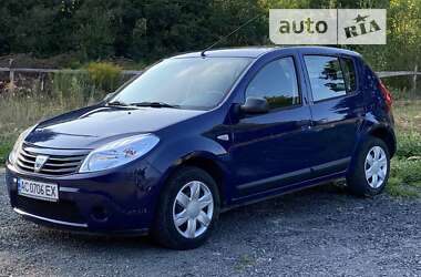 Хэтчбек Dacia Sandero 2009 в Ковеле