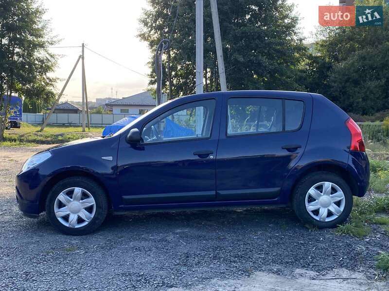 Хэтчбек Dacia Sandero 2009 в Ковеле