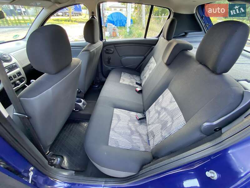 Хэтчбек Dacia Sandero 2009 в Ковеле