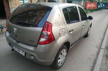 Хэтчбек Dacia Sandero 2009 в Черкассах