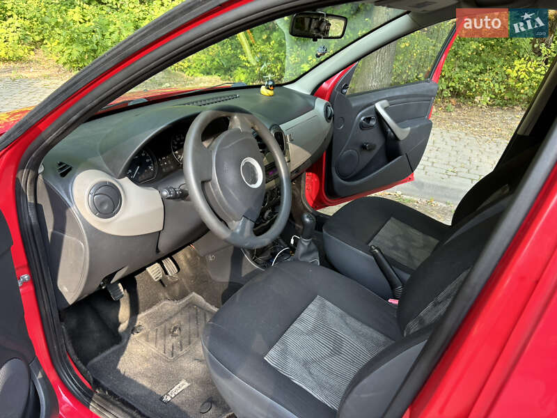 Хетчбек Dacia Sandero 2009 в Львові