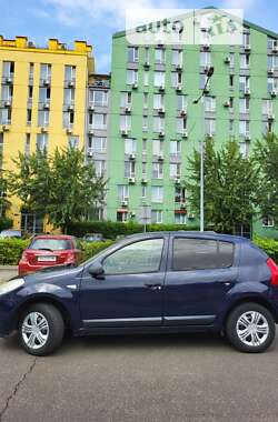 Хетчбек Dacia Sandero 2011 в Києві