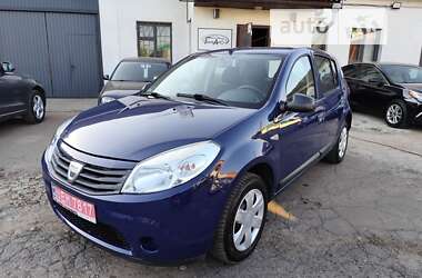 Хетчбек Dacia Sandero 2009 в Чернігові