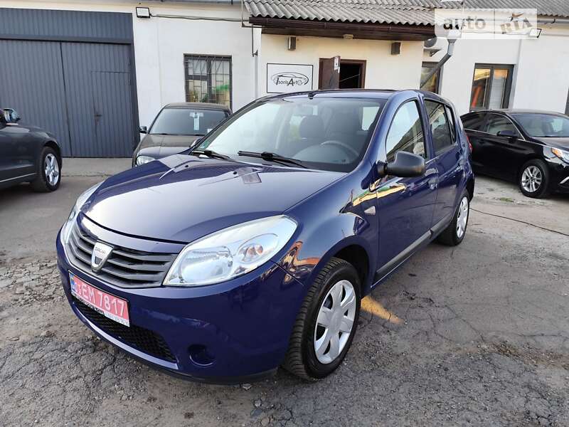 Хетчбек Dacia Sandero 2009 в Чернігові