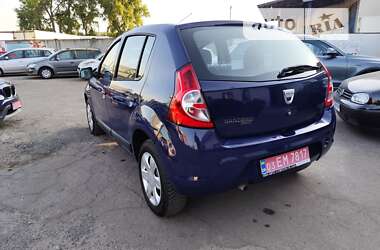 Хетчбек Dacia Sandero 2009 в Чернігові