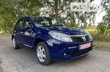 Хетчбек Dacia Sandero 2009 в Полтаві