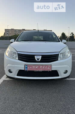 Хетчбек Dacia Sandero 2008 в Полтаві