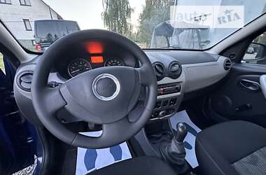 Хэтчбек Dacia Sandero 2008 в Маневичах