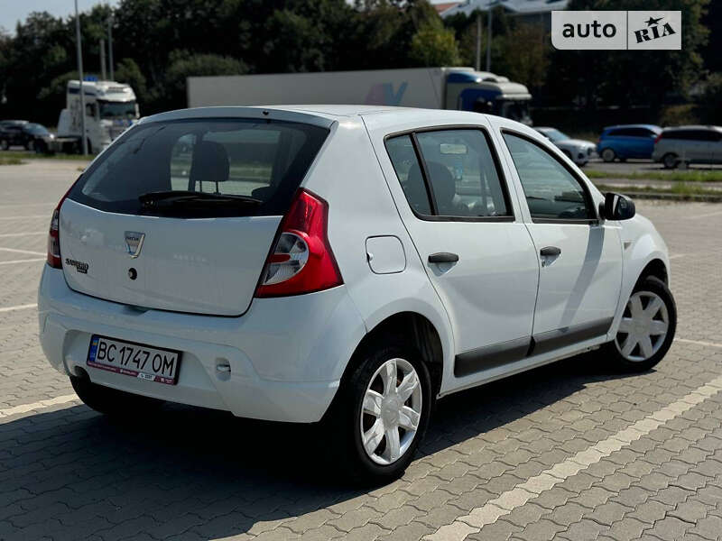 Хетчбек Dacia Sandero 2010 в Львові