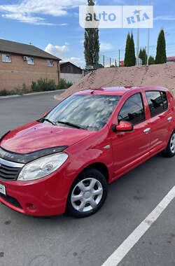 Хэтчбек Dacia Sandero 2009 в Виннице