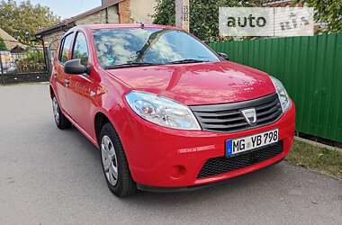 Хэтчбек Dacia Sandero 2009 в Калиновке