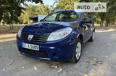 Хэтчбек Dacia Sandero 2009 в Лебедине