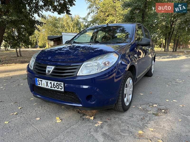 Хэтчбек Dacia Sandero 2009 в Лебедине