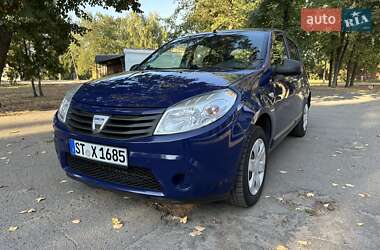 Хэтчбек Dacia Sandero 2009 в Лебедине