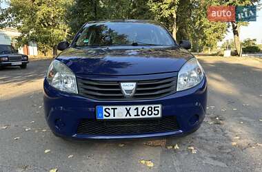 Хэтчбек Dacia Sandero 2009 в Лебедине