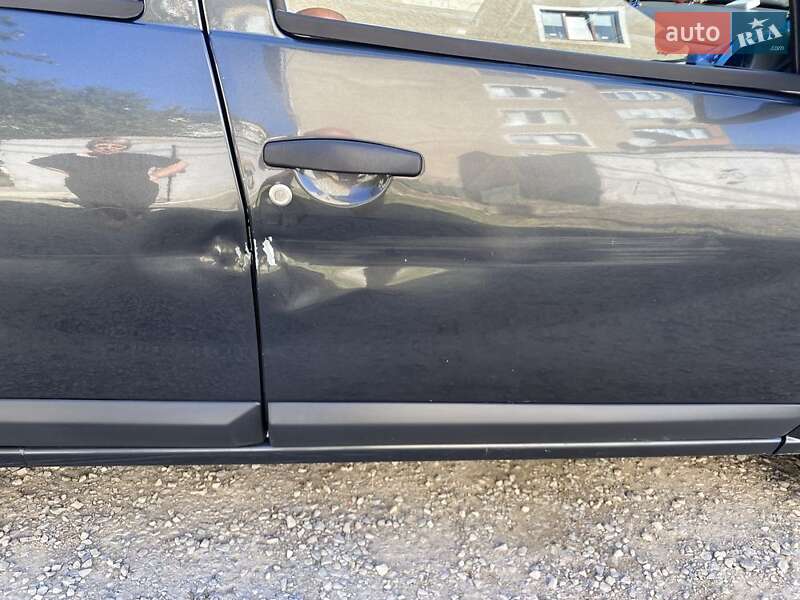 Хетчбек Dacia Sandero 2010 в Тисмениці