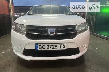 Хэтчбек Dacia Sandero 2014 в Львове