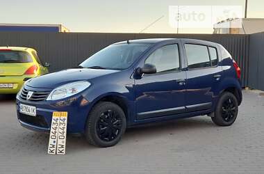 Хетчбек Dacia Sandero 2009 в Вінниці