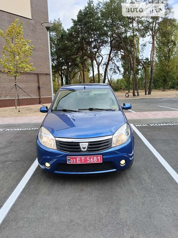 Хетчбек Dacia Sandero 2009 в Чернігові