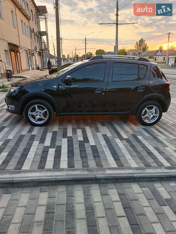 Внедорожник / Кроссовер Dacia Sandero 2013 в Николаеве