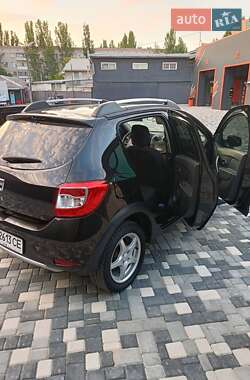 Внедорожник / Кроссовер Dacia Sandero 2013 в Николаеве