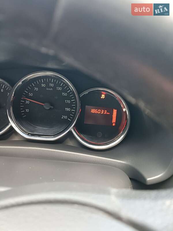 Внедорожник / Кроссовер Dacia Sandero 2013 в Николаеве