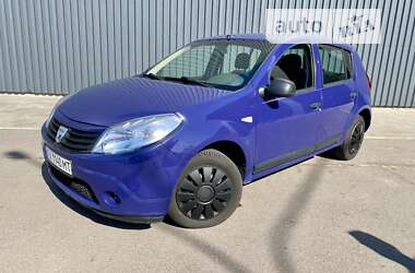 Хэтчбек Dacia Sandero 2009 в Харькове