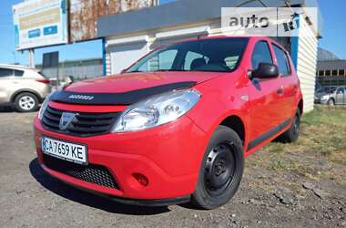 Хэтчбек Dacia Sandero 2009 в Черкассах