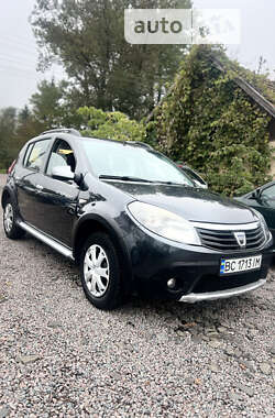 Хетчбек Dacia Sandero 2011 в Львові