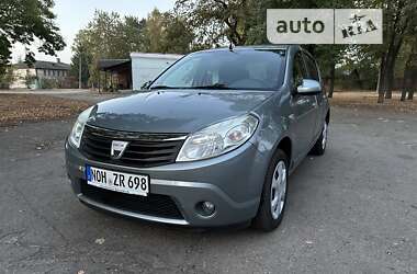 Хетчбек Dacia Sandero 2009 в Лебедині