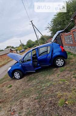 Хетчбек Dacia Sandero 2010 в Полтаві