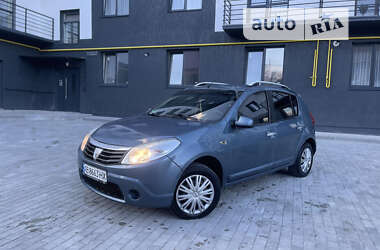 Хэтчбек Dacia Sandero 2008 в Кременце