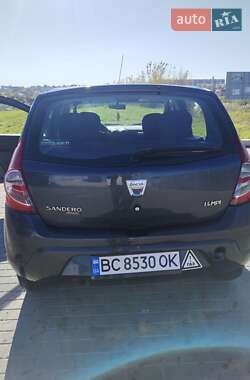 Хэтчбек Dacia Sandero 2009 в Львове