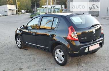 Хетчбек Dacia Sandero 2010 в Каневі