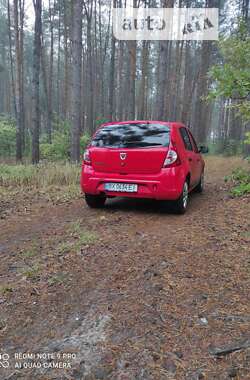 Хетчбек Dacia Sandero 2012 в Славуті