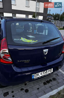 Хетчбек Dacia Sandero 2009 в Рівному