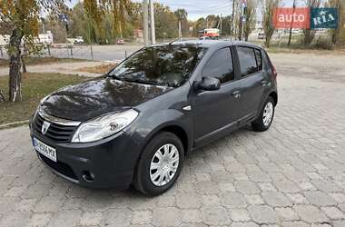 Хетчбек Dacia Sandero 2009 в Миколаєві