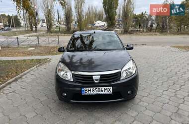 Хетчбек Dacia Sandero 2009 в Миколаєві