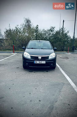 Хетчбек Dacia Sandero 2008 в Сарнах