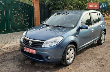 Хетчбек Dacia Sandero 2009 в Чернігові