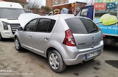 Хетчбек Dacia Sandero 2011 в Хмельницькому