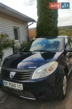 Хетчбек Dacia Sandero 2010 в Рівному