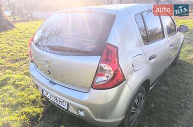 Хетчбек Dacia Sandero 2010 в Рівному